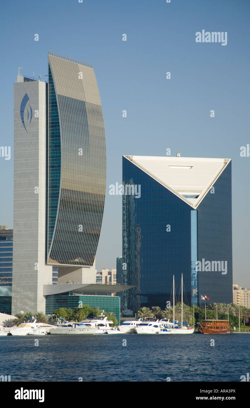 La Banca nazionale di Dubai e Dubai Camera di Commercio edifici, Dubai, Emirati Arabi Uniti Foto Stock