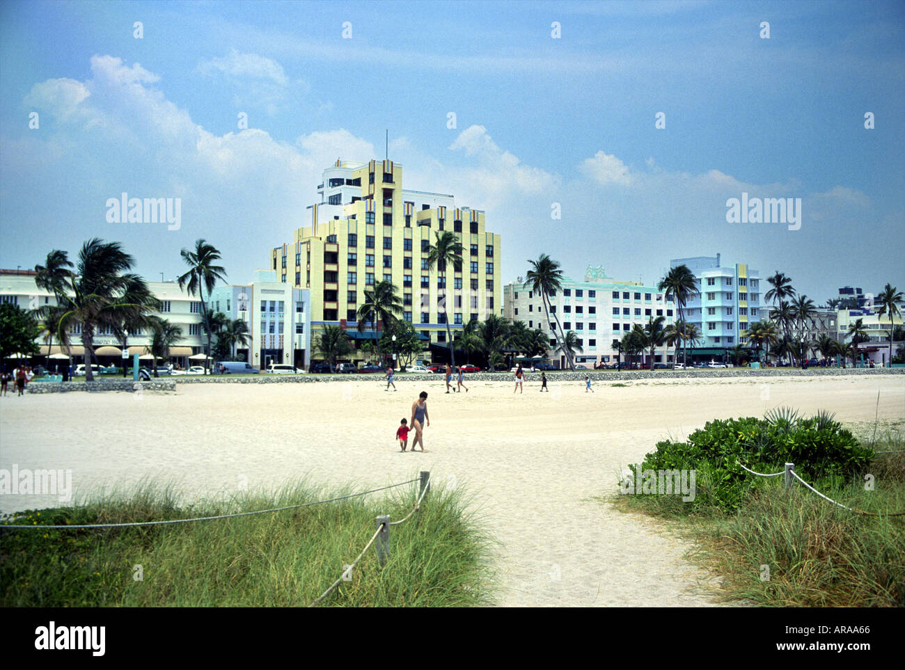Ocean Drive e South Beach Miami Beach Florida USA U.S.A. Noi U.S.Stati Uniti d'America Foto Stock