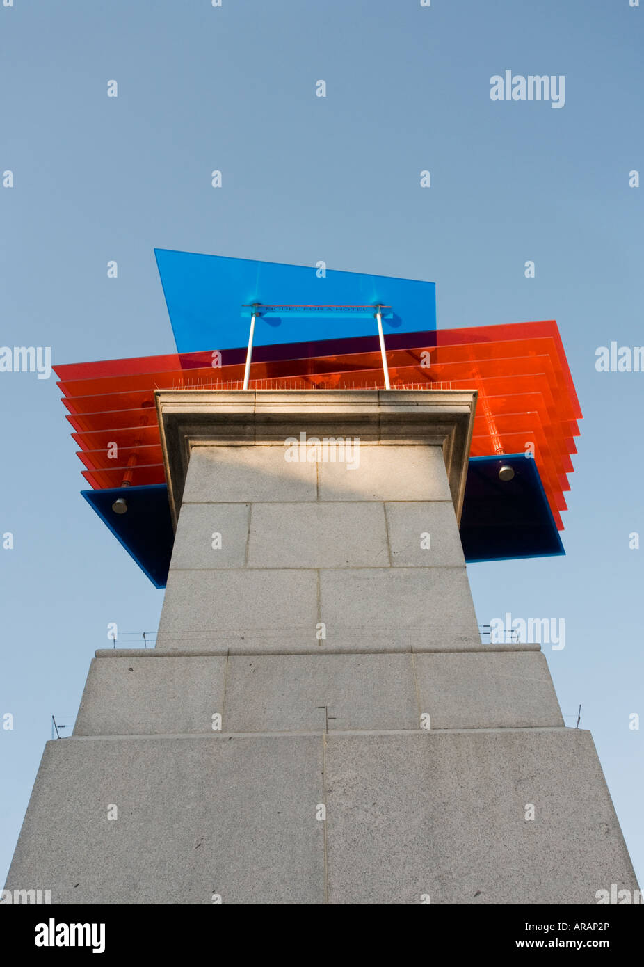 Thomas Schutte il modello per un hotel 2007 sul Quarto plinto Trafalgar Square Foto Stock