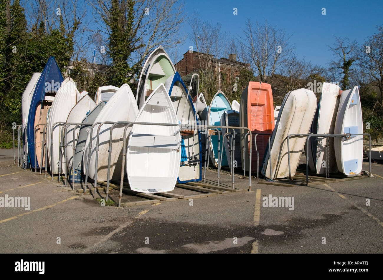 Barche memorizzato per l'inverno Foto Stock