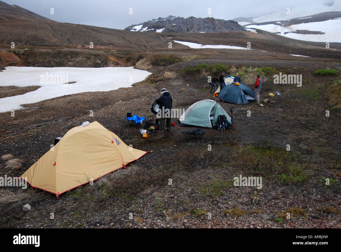 Camp sotto il Vulcano Novarupta, Valley 10000 fumi, Katmai national park, Alaska Foto Stock