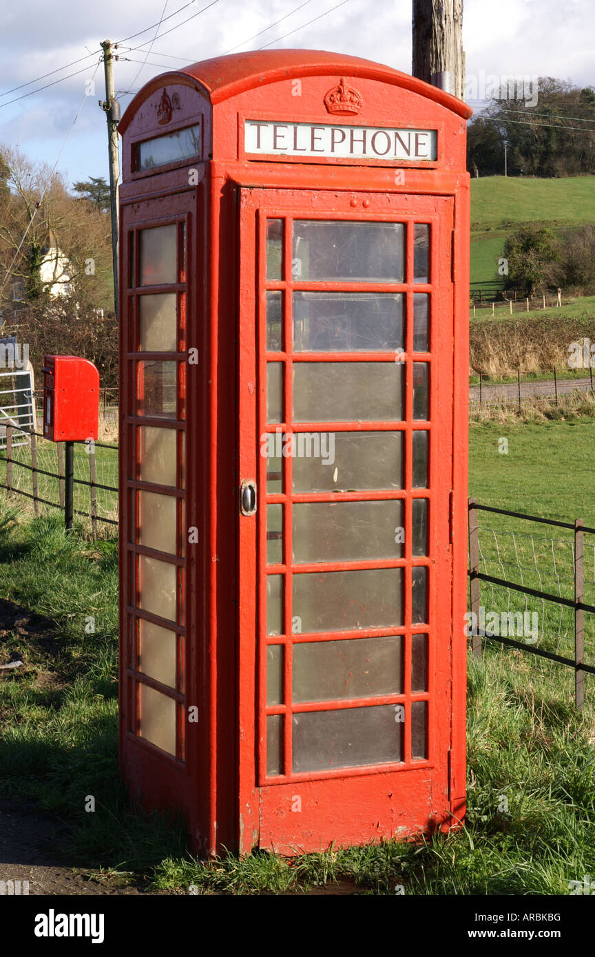 Cabina telefonica rossa Foto Stock