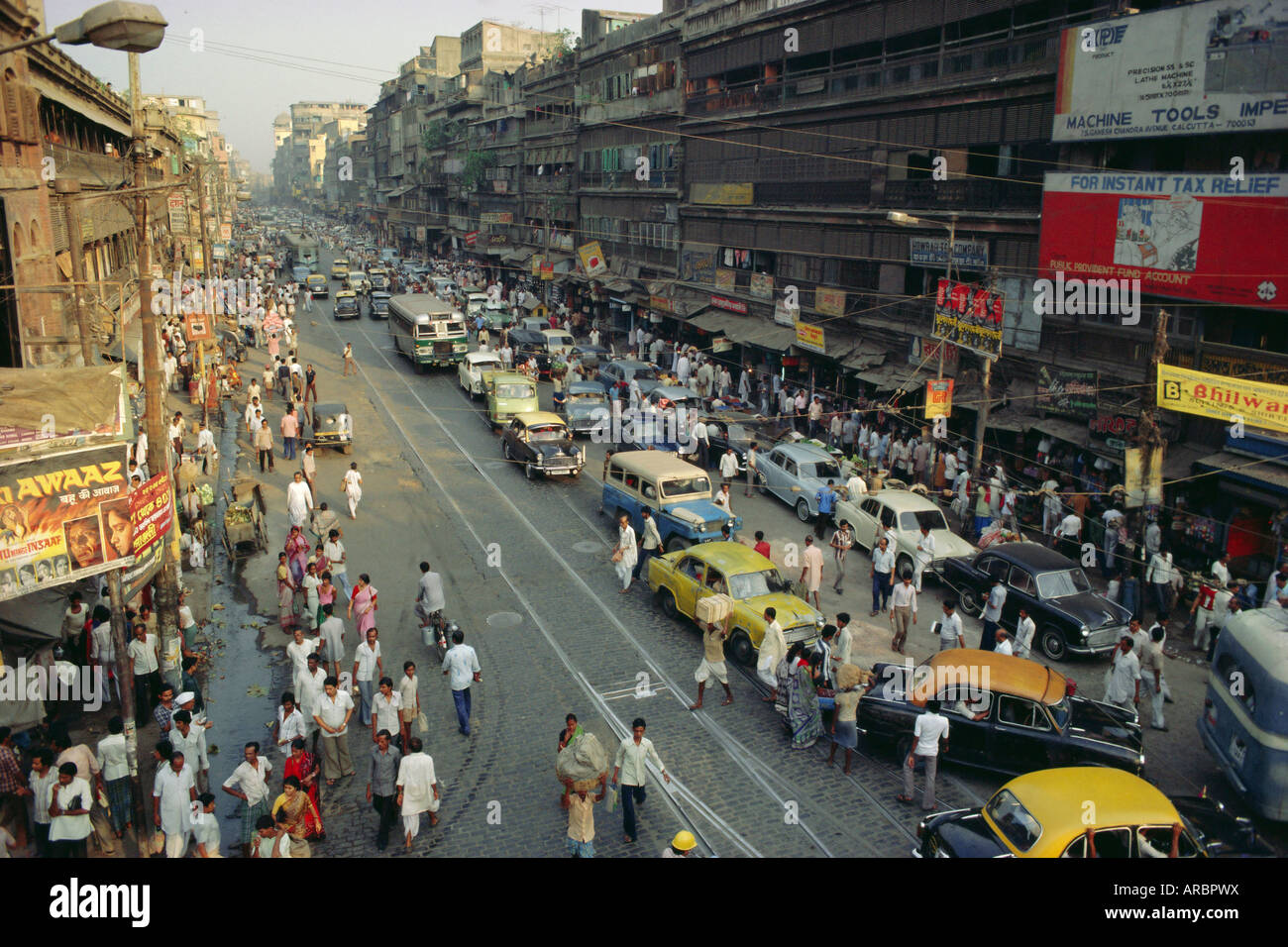 Strada trafficata, Calcutta, West Bengal, India Foto Stock