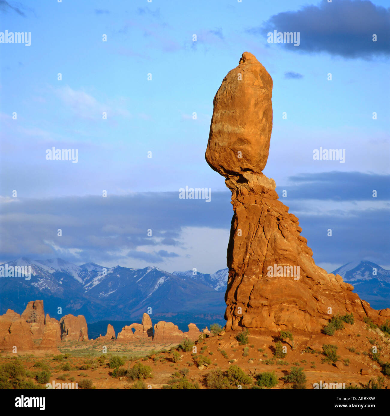 Roccia equilibrato, Arches National Park, Utah, Stati Uniti d'America Foto Stock