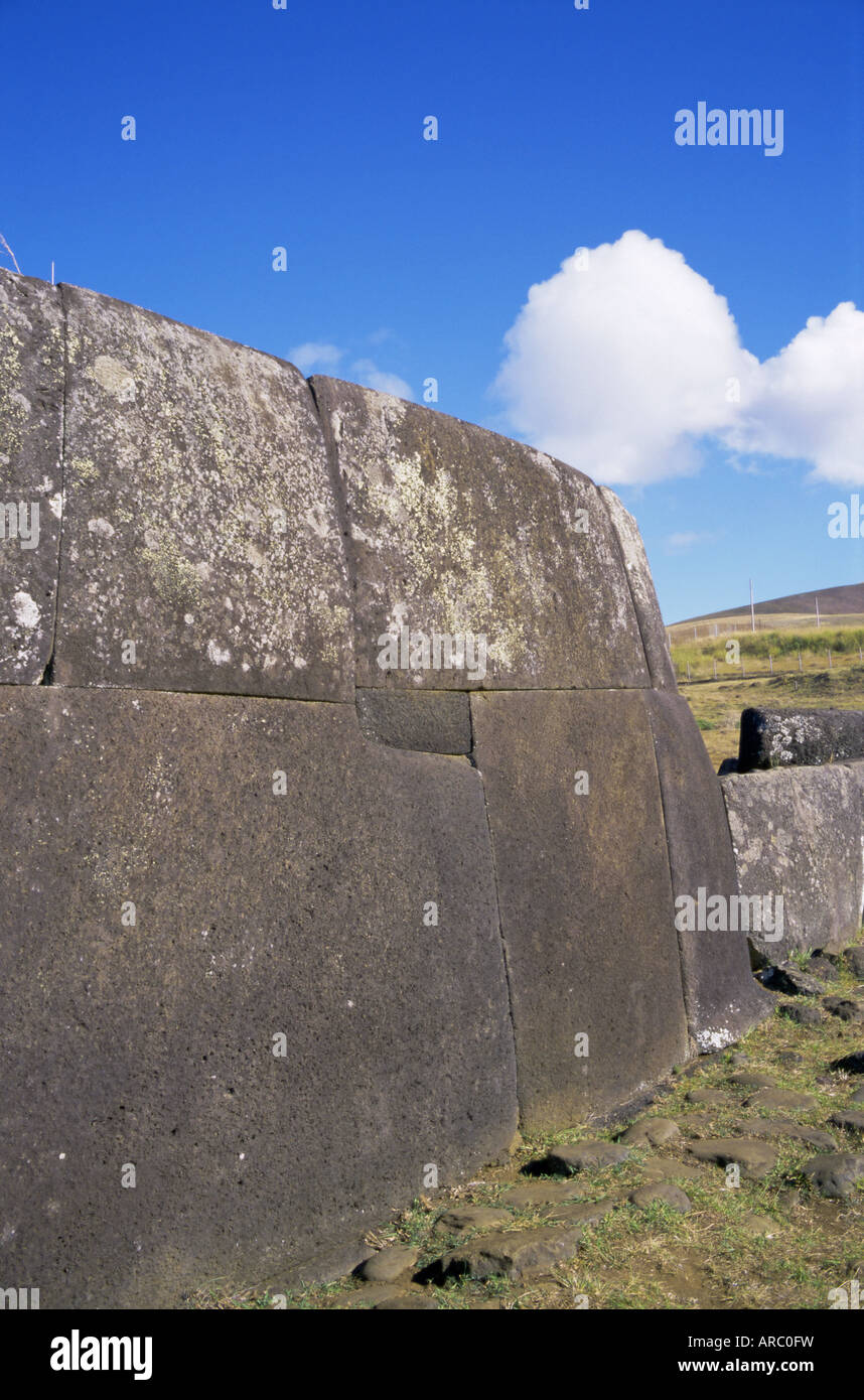 La piattaforma avanzata in muratura, Ahu Vinapu, Isola di Pasqua, Cile, Pacific Foto Stock