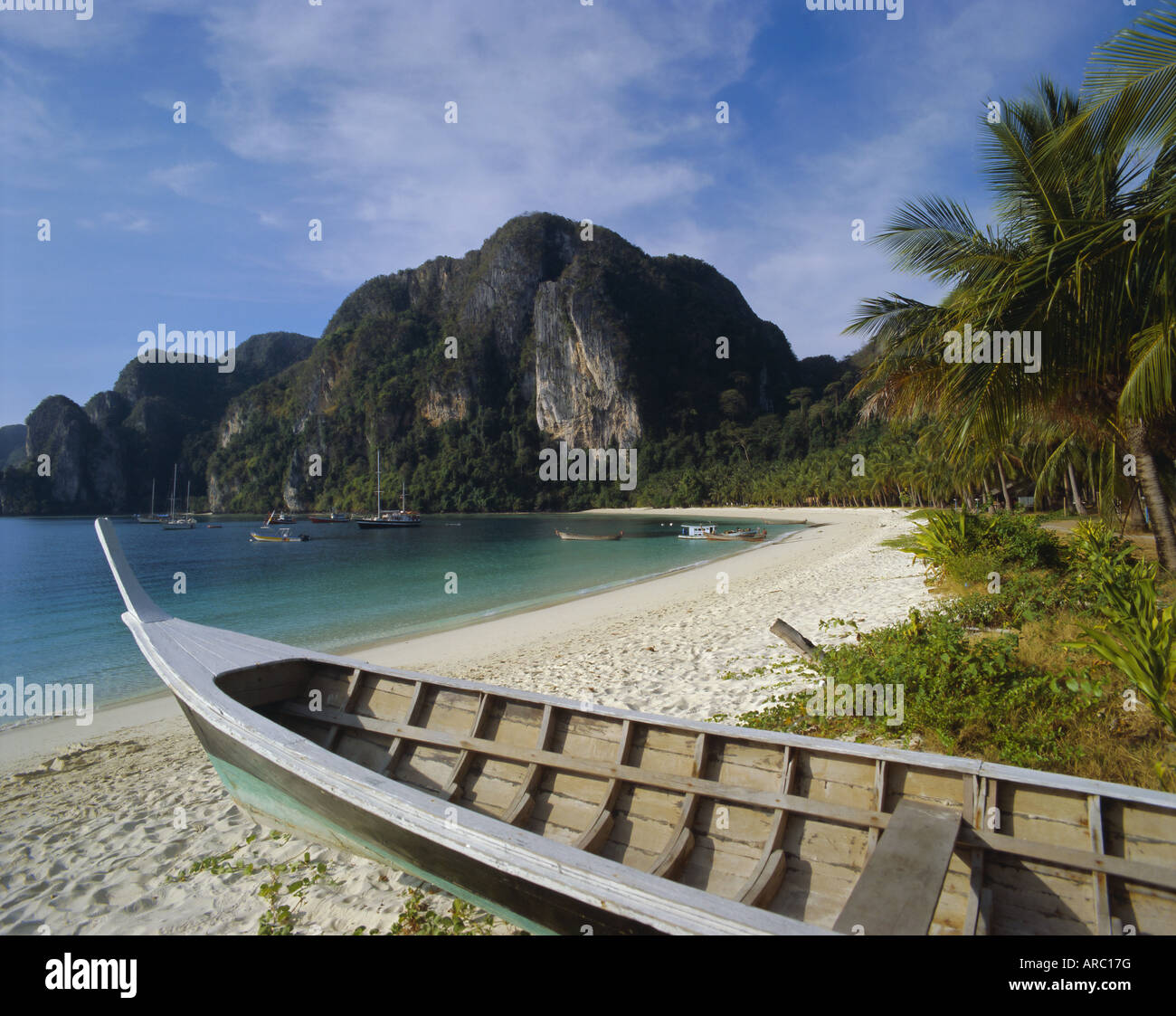Ko Pi Pi (Phi Phi) isola nei pressi di Phuket, Thailandia, Asia Foto Stock