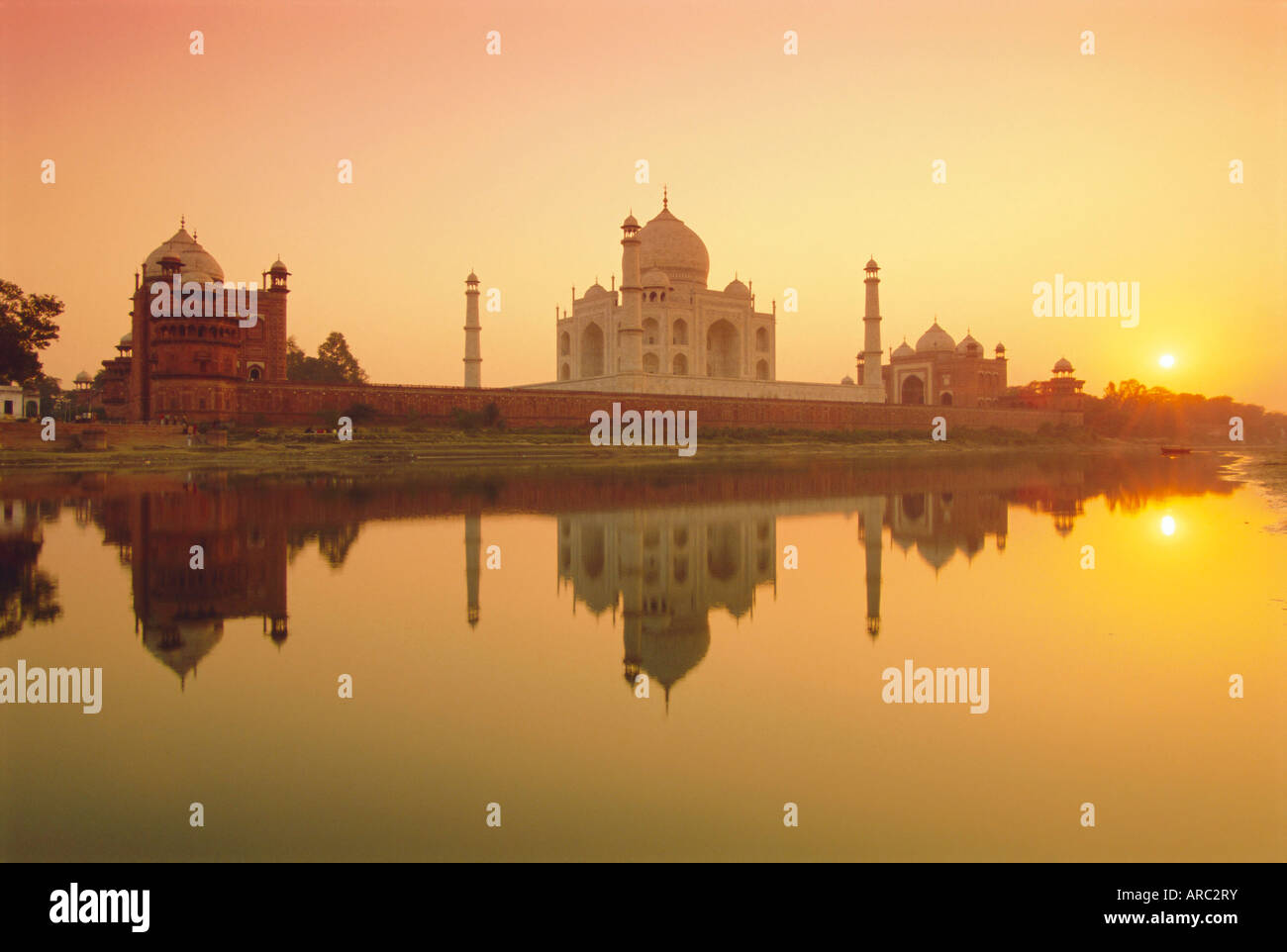 Taj Mahal al tramonto, Agra, Uttar Pradesh, India, Asia Foto Stock