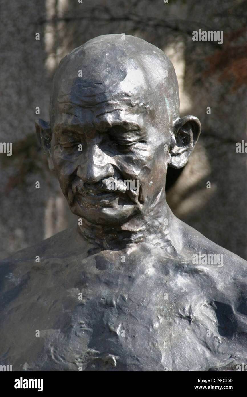 Statua di Gandhi Regina City Hall Foto Stock