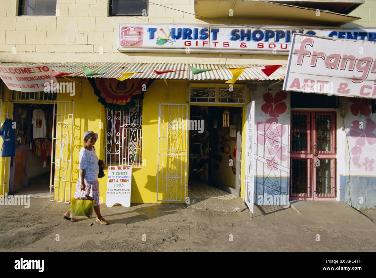 Shop fronti, St George, Grenada, isole Windward, West Indies, dei Caraibi e America centrale Foto Stock