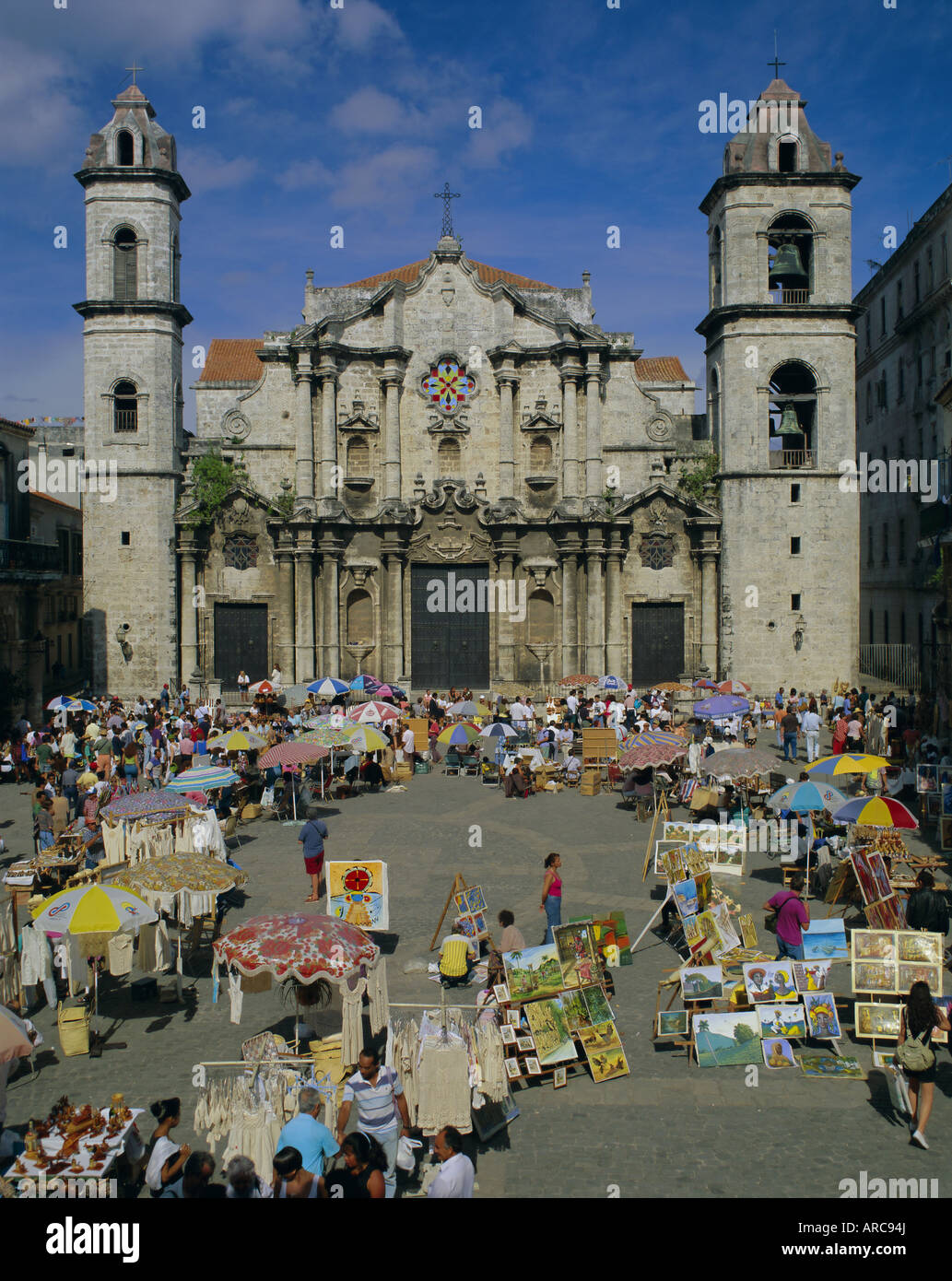 Cattedrale, Plaza e mercato, Havana, Cuba, West Indies, America Centrale Foto Stock