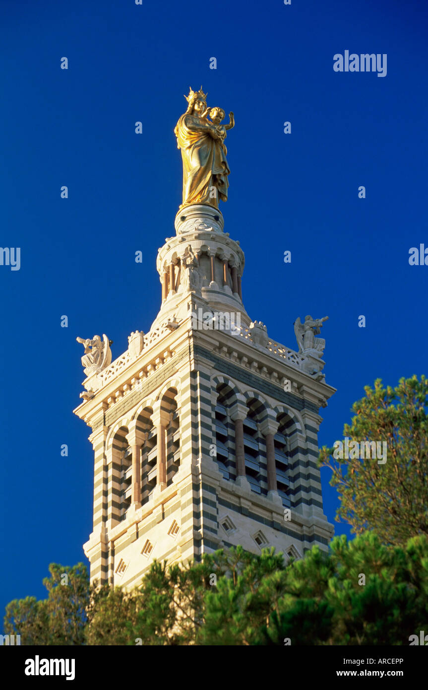 Torre Campanaria della Basilica di Notre Dame de la Garde, Marsiglia, Bouches-de-Rhone, Provence-Alpes-Côte-d'Azur, in Francia, in Europa Foto Stock
