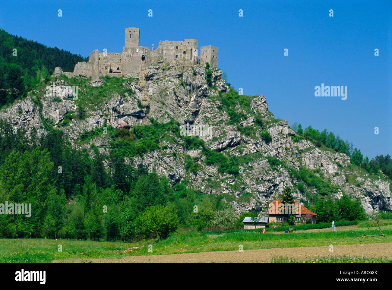 Castello di Strecno, Valle Vah, Slovacchia, Europa Foto Stock