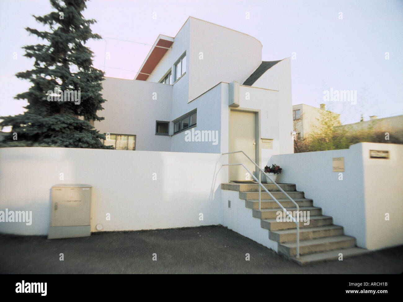 Una casa nel famoso insediamento Weissenhof progettato dall architetto Hans Scharoun in Killesberg Stuttgart Germania Foto Stock