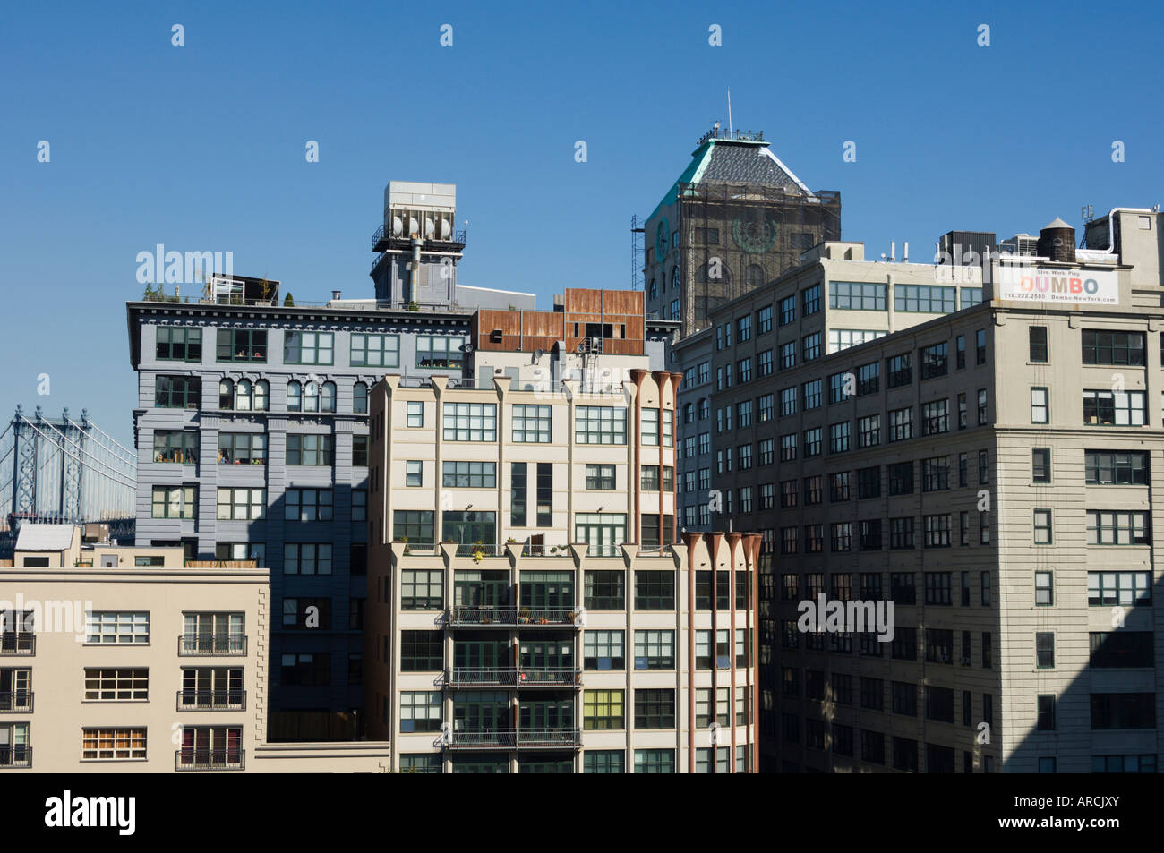 Vecchi edifici ristrutturati in DUMBO area di Brooklyn, New York, New York, Stati Uniti d'America, America del Nord Foto Stock