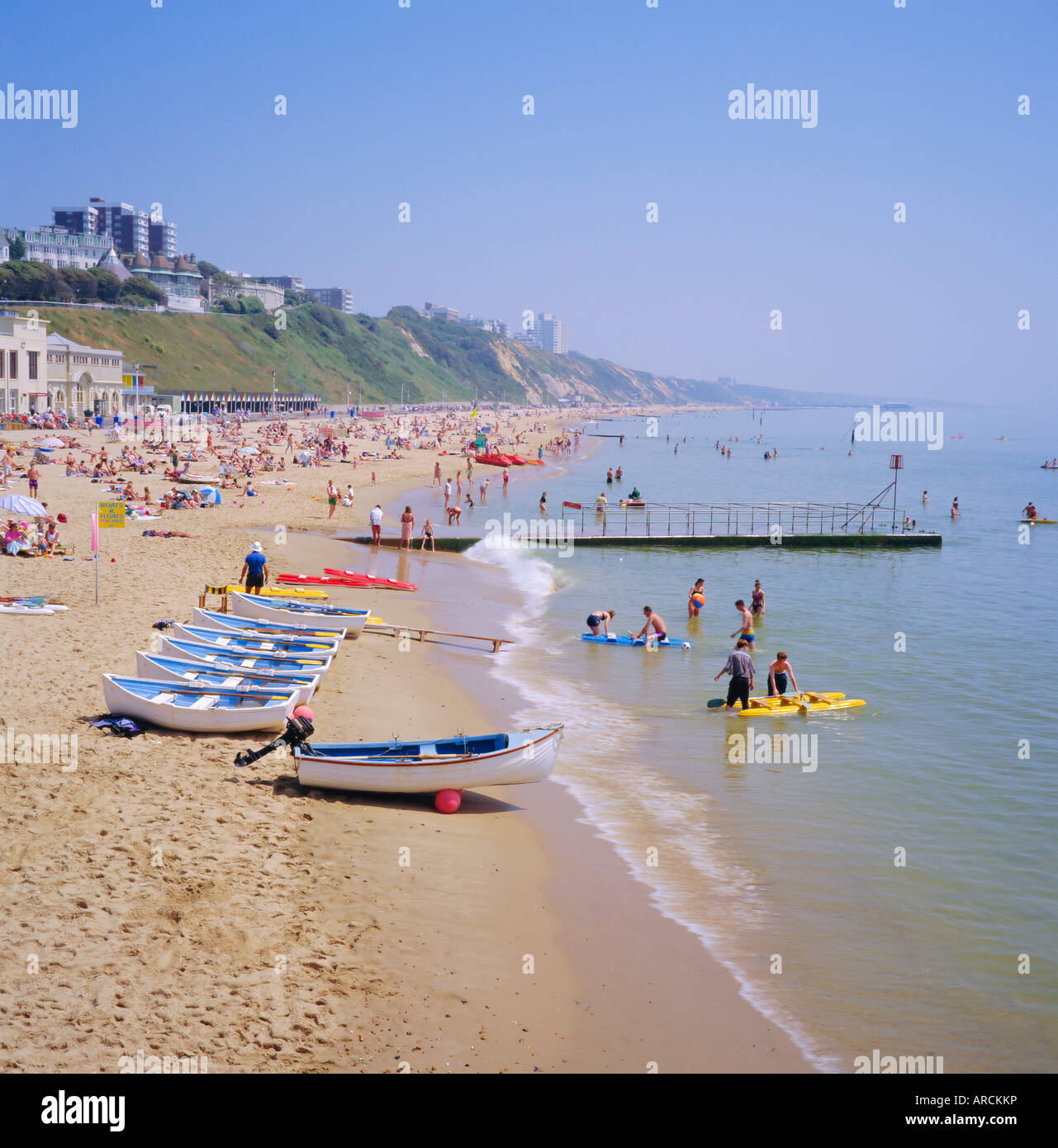 Spiaggia e barche, Bournemouth Dorset, Inghilterra Foto Stock