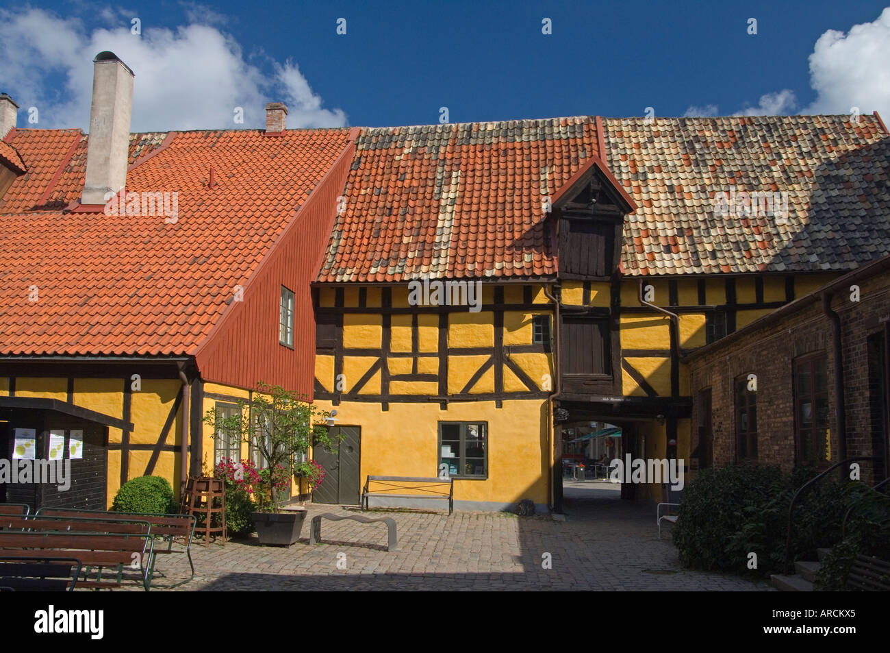 Hedmanska Garden è un ben conservato cortile chiuso con cinquecento edifici in Malmo Svezia Foto Stock