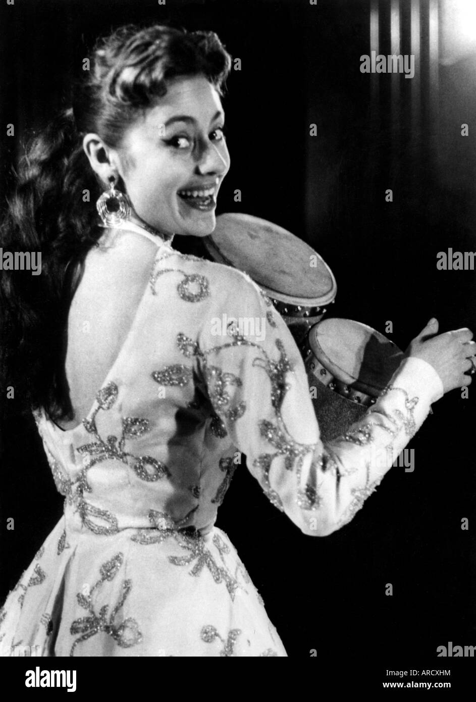 Valente, Caterina, * 14.1.1931, cantante e attrice italiana, a metà lunghezza, suonando bongo, 1950s, percussioni, batteria, Catherine, , Foto Stock