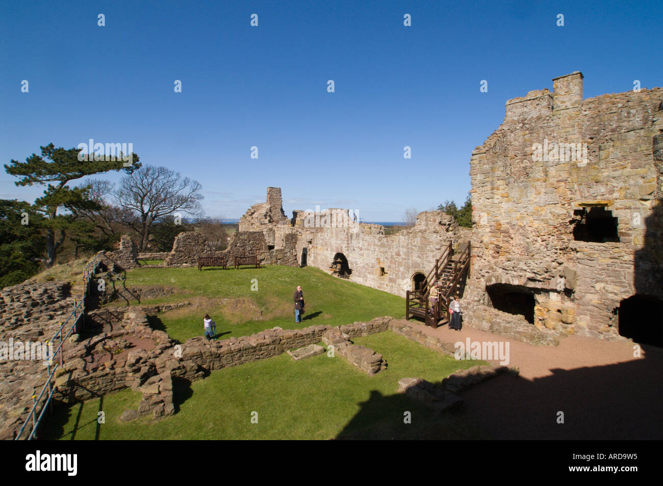 Dirleton East Lothian in Scozia le rovine del castello di Foto Stock