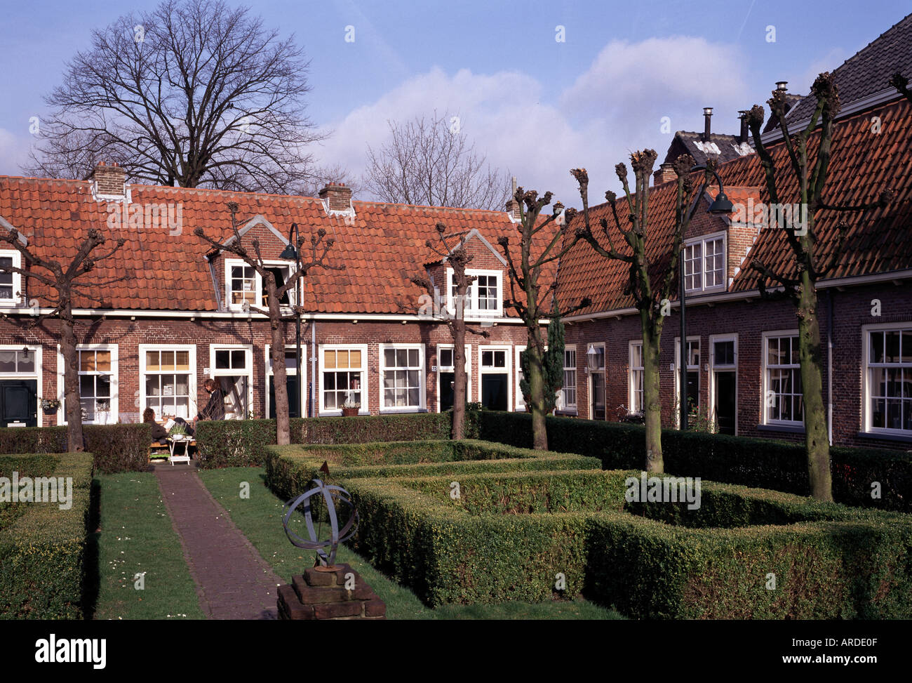 Delft, Klaeuwshofje, Innenhof Foto Stock