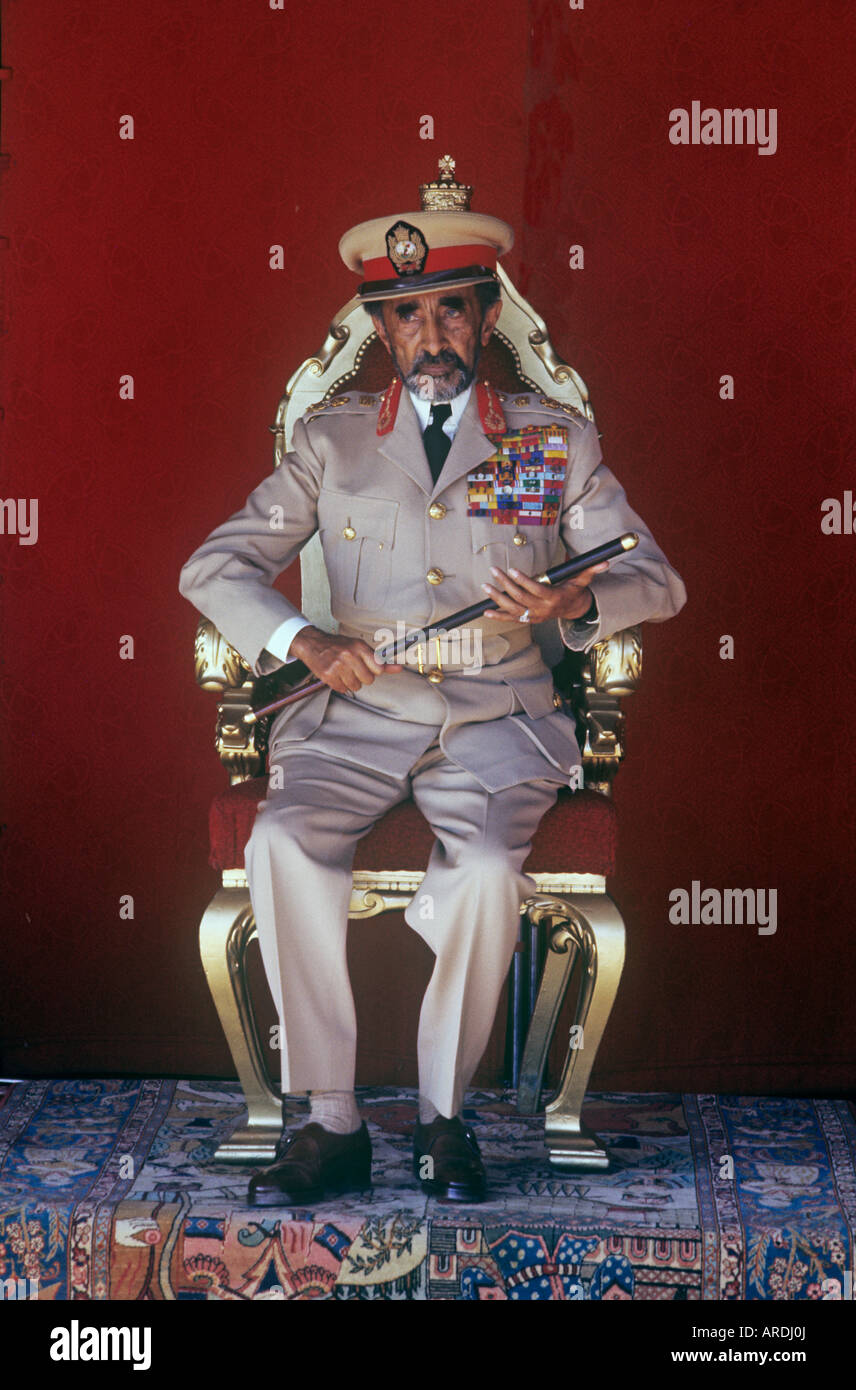L'imperatore Haile Selassie dell Etiopia in uniforme militare durante gli eventi che segna il quarantesimo anniversario (2 Nov 1970) della sua incoronazione Foto Stock