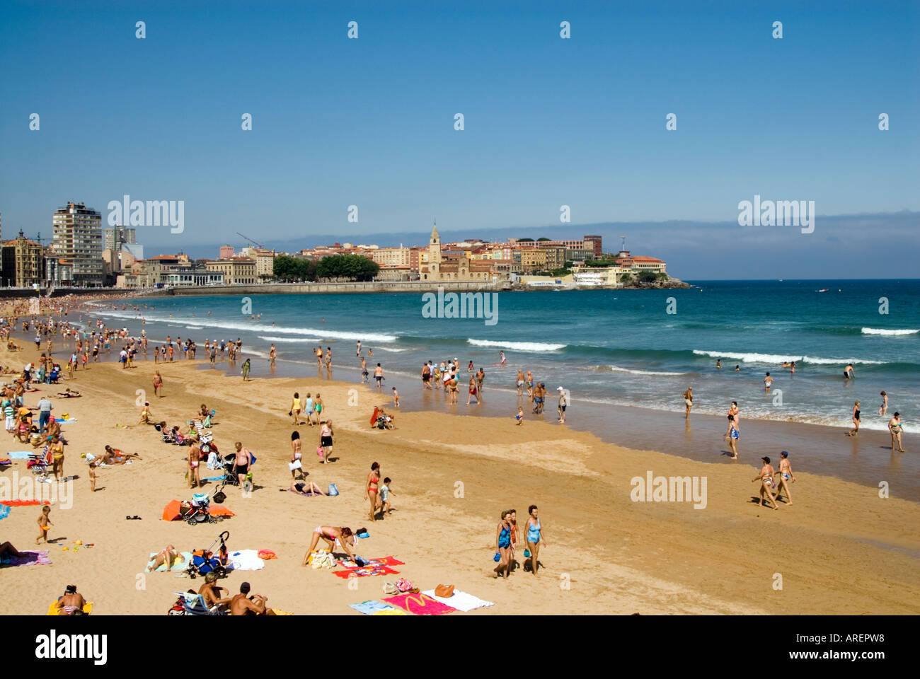 Playa De La Spiaggia Di San Lorenzo Gijon Asturias Spagna
