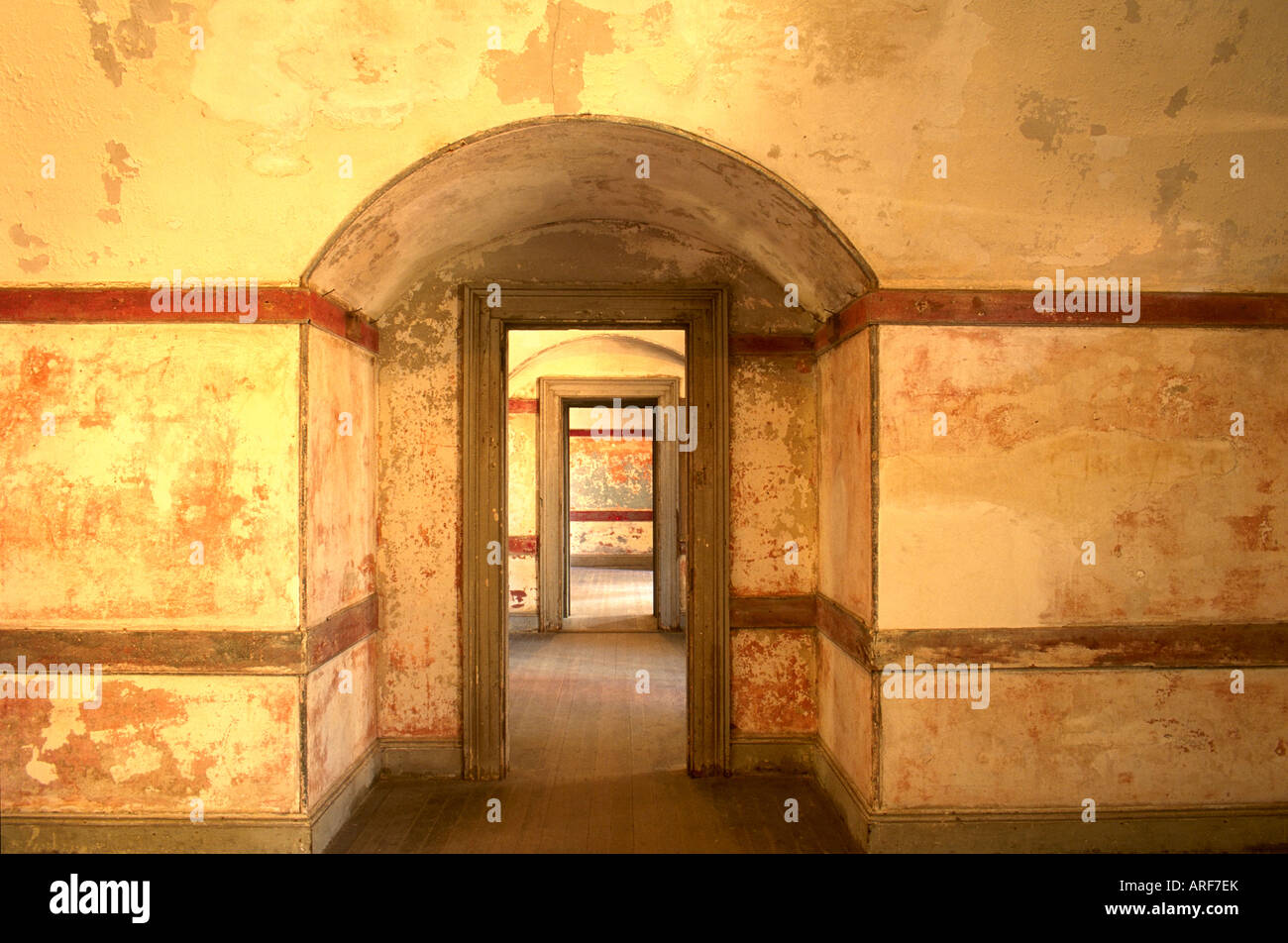 Architettura del XVIII secolo portali ad arco Caserma a Fort Point San Francisco 1993 Foto Stock