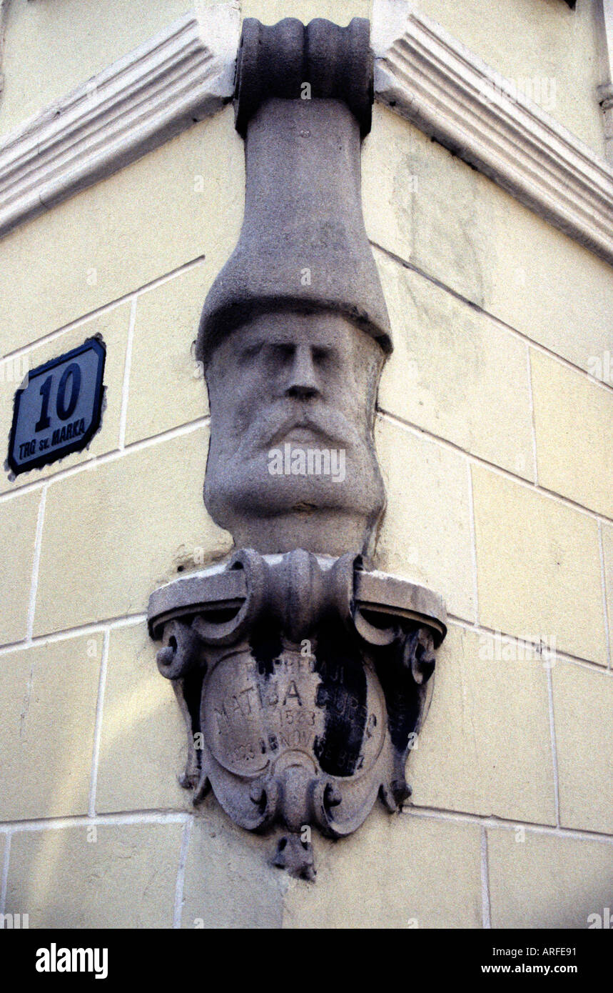 Facciata in pietra intagliata di Matija Gubec leader della rivolta contadina croata-slovena del 1573 in Piazza San Marco, città vecchia di Zagabria Croazia Foto Stock