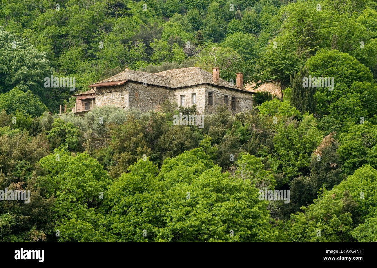 Una cella (kellion) vicino a Karyes nella foresta, il Monte Athos, Halkidiki, Grecia Foto Stock