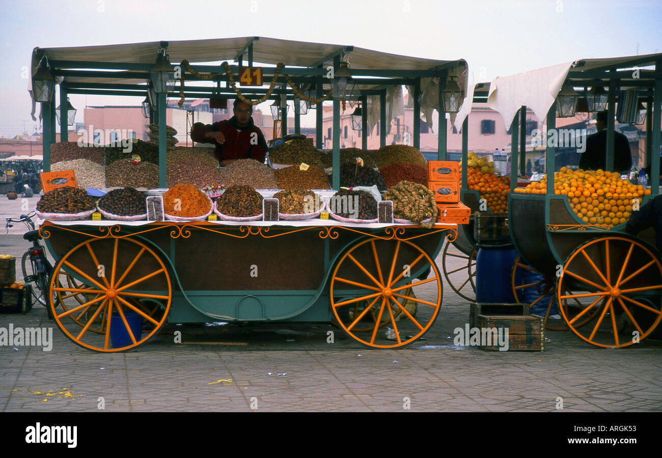 Djemaa el Fna a Marrakech Marrakech marocco sudoccidentale Maghrebian del Maghreb arabo berbero arabo marocchino Africa del Nord Foto Stock