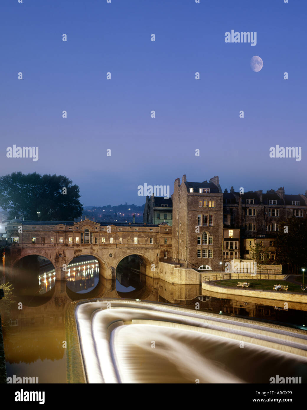 GB - SOMERSET: Storico Pulteney Bridge a Città del bagno Foto Stock
