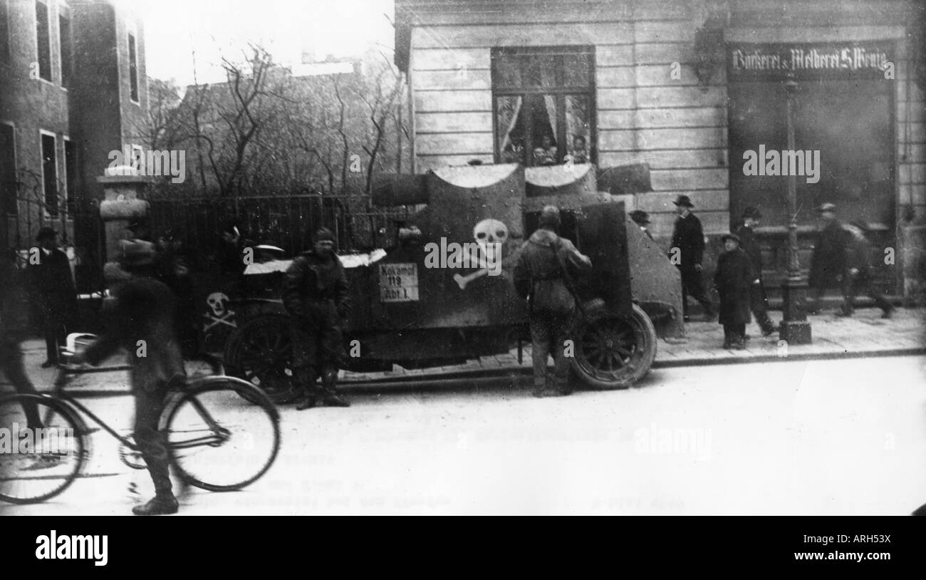 Geografia/travel, Germania, politica, la rivoluzione in Baviera - 7.11.1918 3.5.1919, surpression, veicolo blindato del governo Foto Stock
