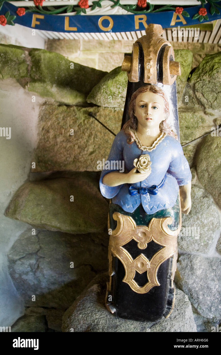 Polena dalla nave a vela in Valhalla Museum Abbey Gardens Tresco Island Isole Scilly Cornwall Inghilterra Regno Unito Regno Unito Foto Stock