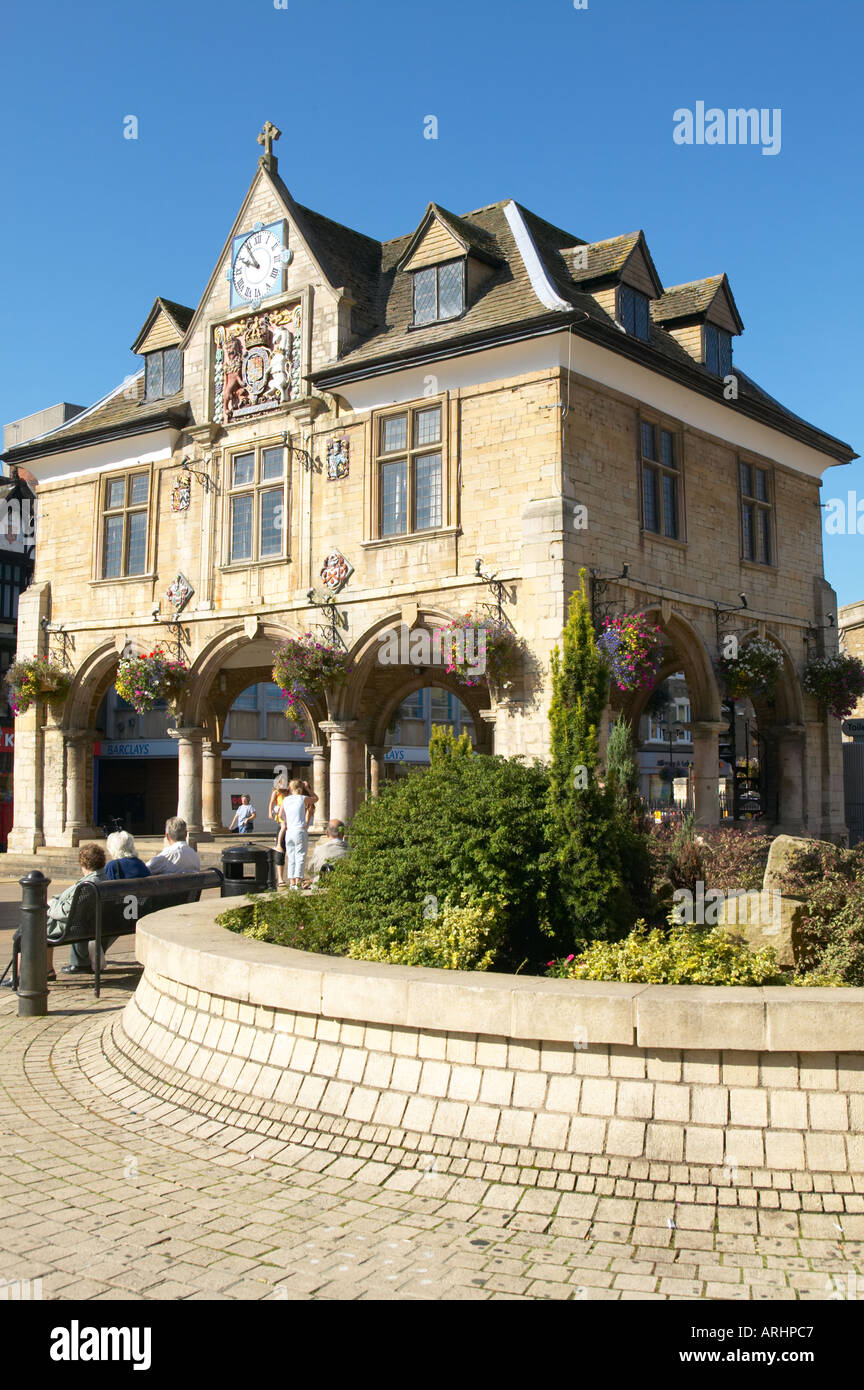 Peterborough la Guildhall piazza della cattedrale Foto Stock