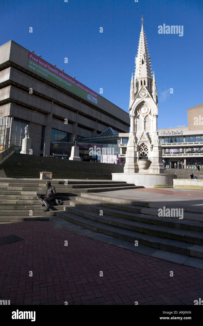 Biblioteca centrale di Birmingham e Joseph Chamberlain Fontana Foto Stock