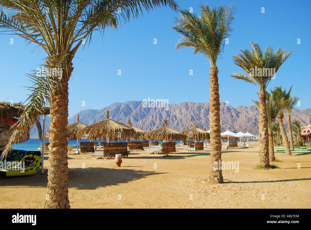 Hotel Hilton Nuweiba Coral Resort Hotel beach, Nuweiba, la penisola del Sinai, Repubblica di Egitto Foto Stock