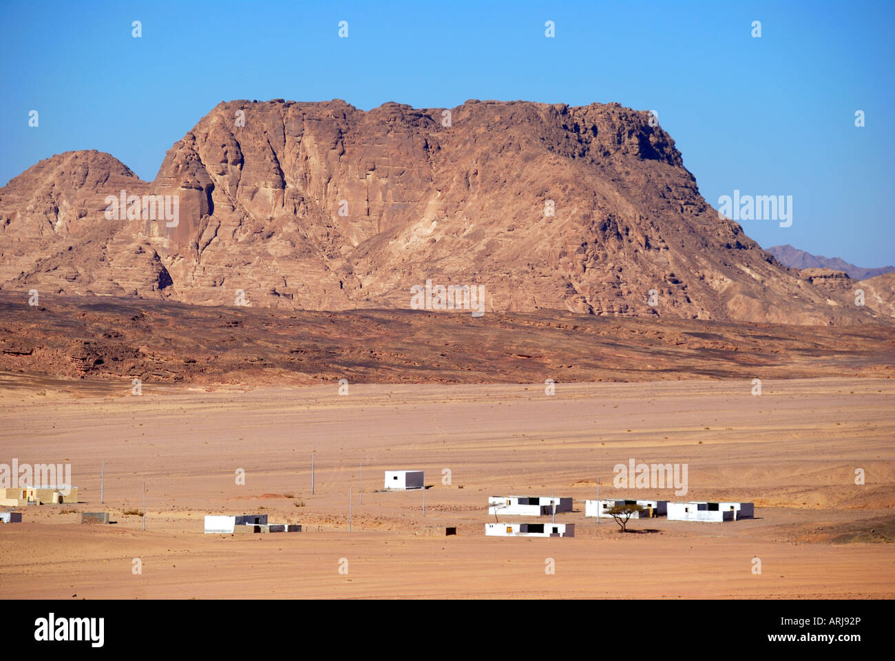 Il paesaggio del deserto che mostra Bedoiun Camp, la penisola del Sinai, Repubblica di Egitto Foto Stock