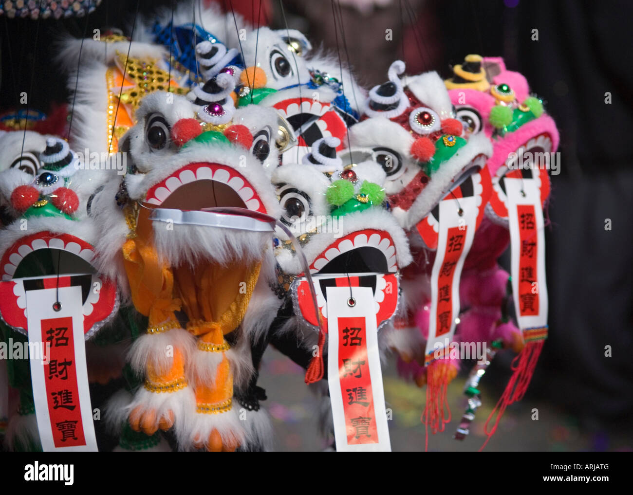 Dragon Giocattoli per vendita in Chinatown in Lower Manhattan durante il Capodanno anni Parade Foto Stock