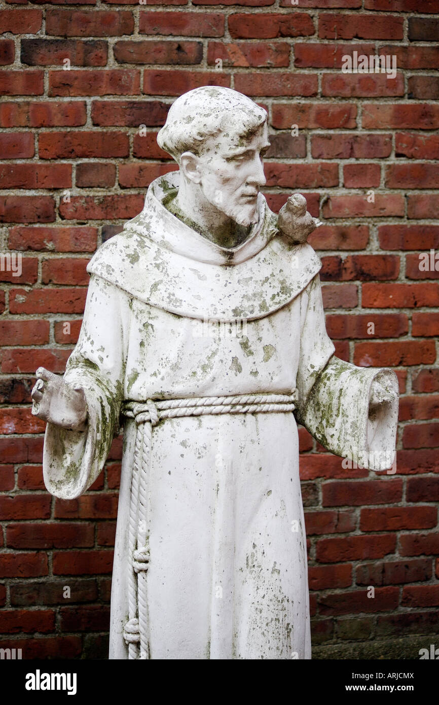 Statua di San Francesco di Assisi. San Francesco giardino, la vecchia chiesa del Nord, North End di Boston, Massachusetts, New England, STATI UNITI D'AMERICA Foto Stock