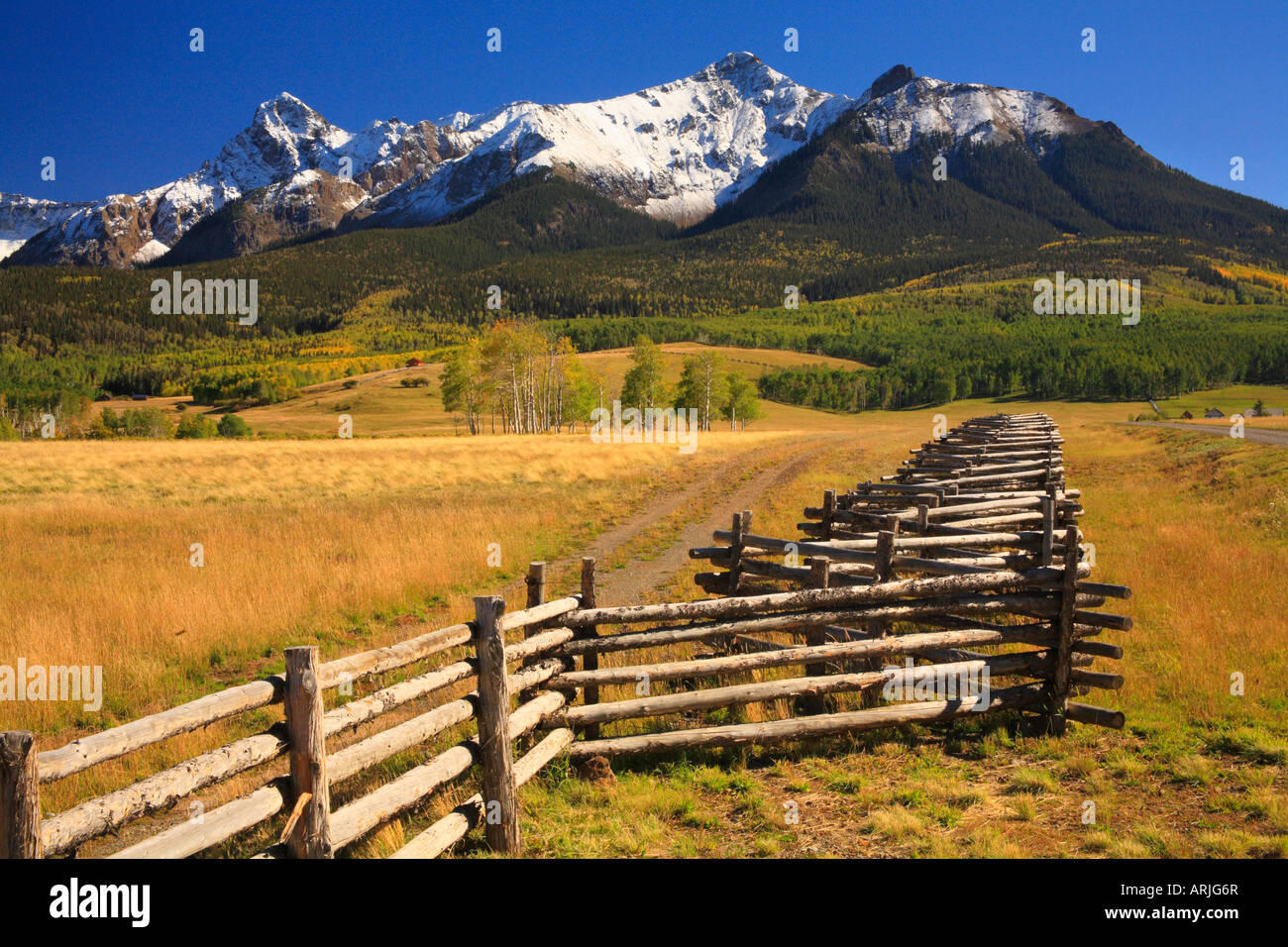 Ranch e Gamma Sneffels, ultimo dollaro Road, Telluride, Colorado, STATI UNITI D'AMERICA Foto Stock