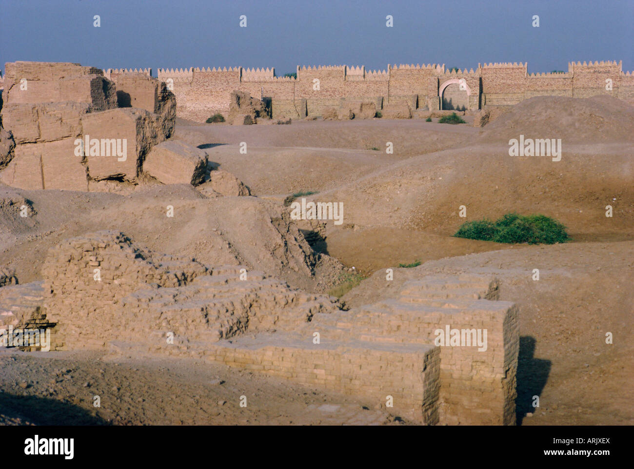 Antica città dei bastioni, sito archeologico di Babilonia, Iraq, Medio Oriente Foto Stock