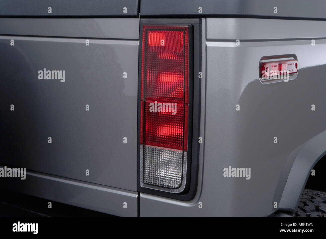 Hummer 2008 H2 in grigio - Luce di coda Foto Stock