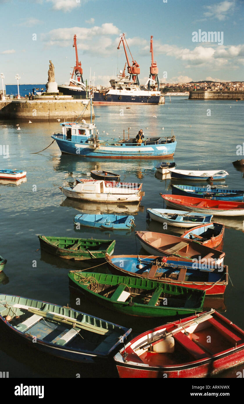 Porto di Santurtzi, nel nord della Spagna, Europa Foto Stock