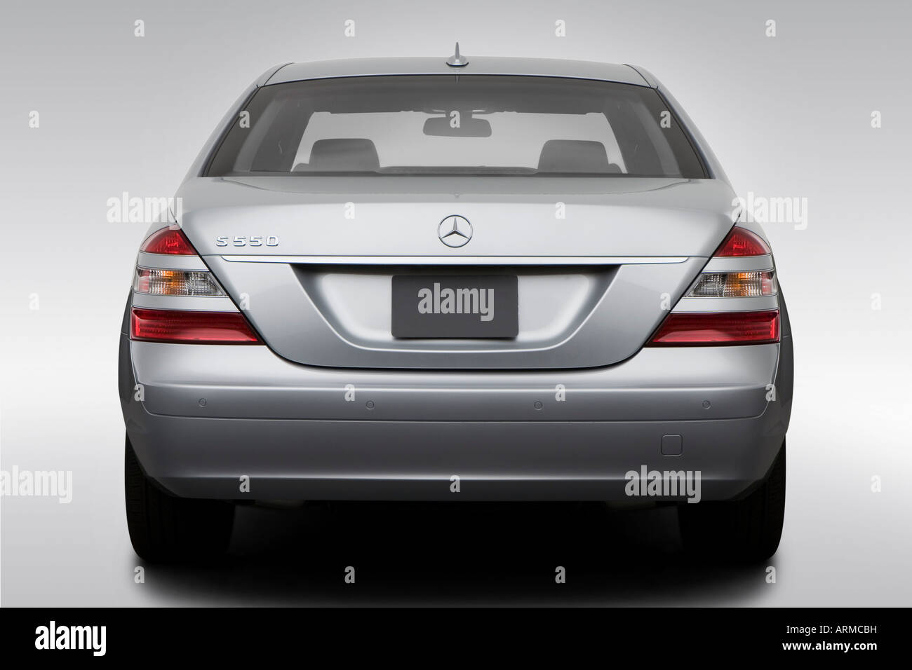 08 Mercedes Benz Classe S S550 In Argento Motore Foto Stock Alamy