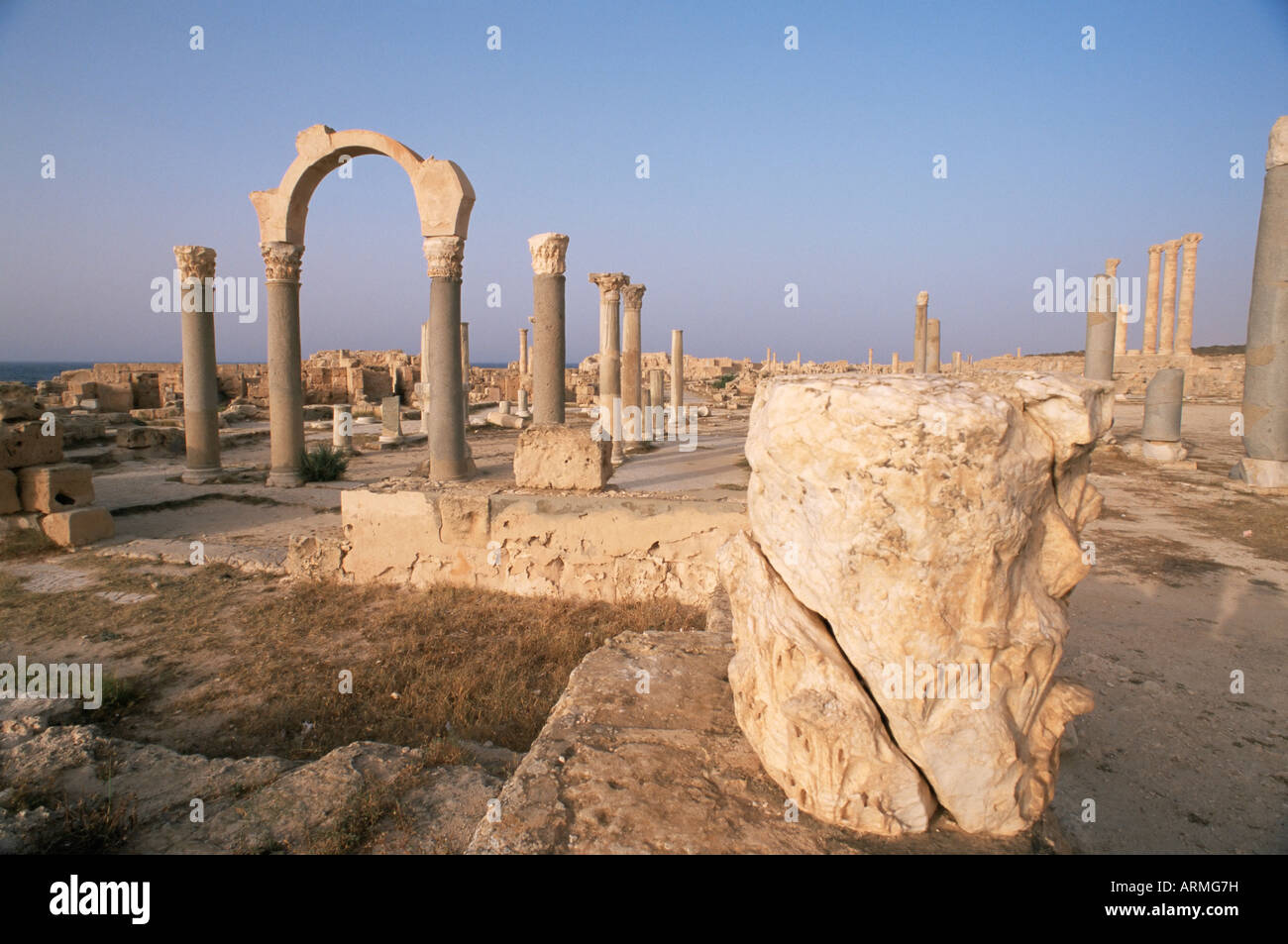 Curia Gate, Sabrata (Sabratha), il Sito Patrimonio Mondiale dell'UNESCO, Tripolitania, Libia, Africa Settentrionale, Africa Foto Stock