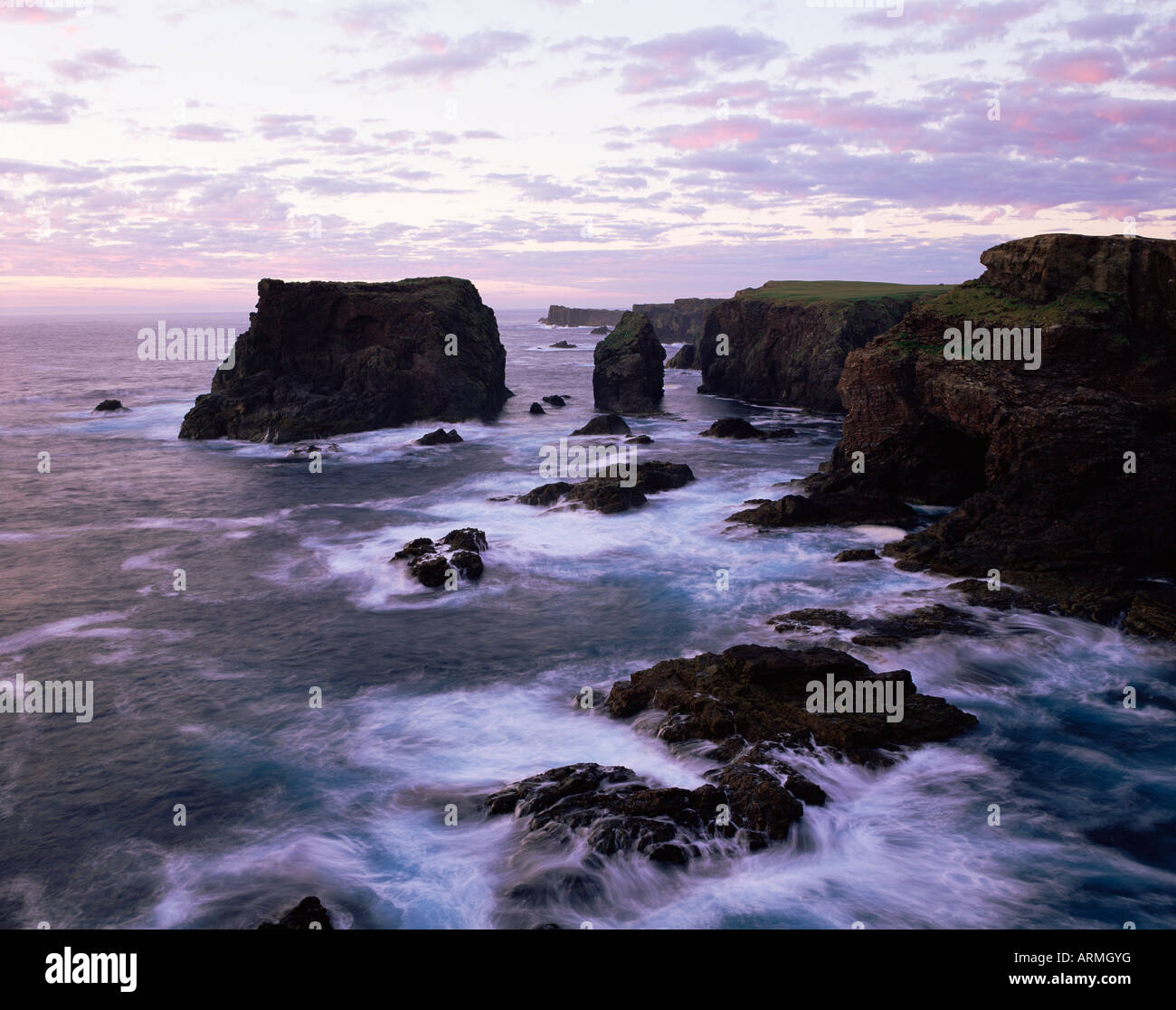 Scogliere Eshaness, Isole Shetland Scozia, Regno Unito, Europa Foto Stock