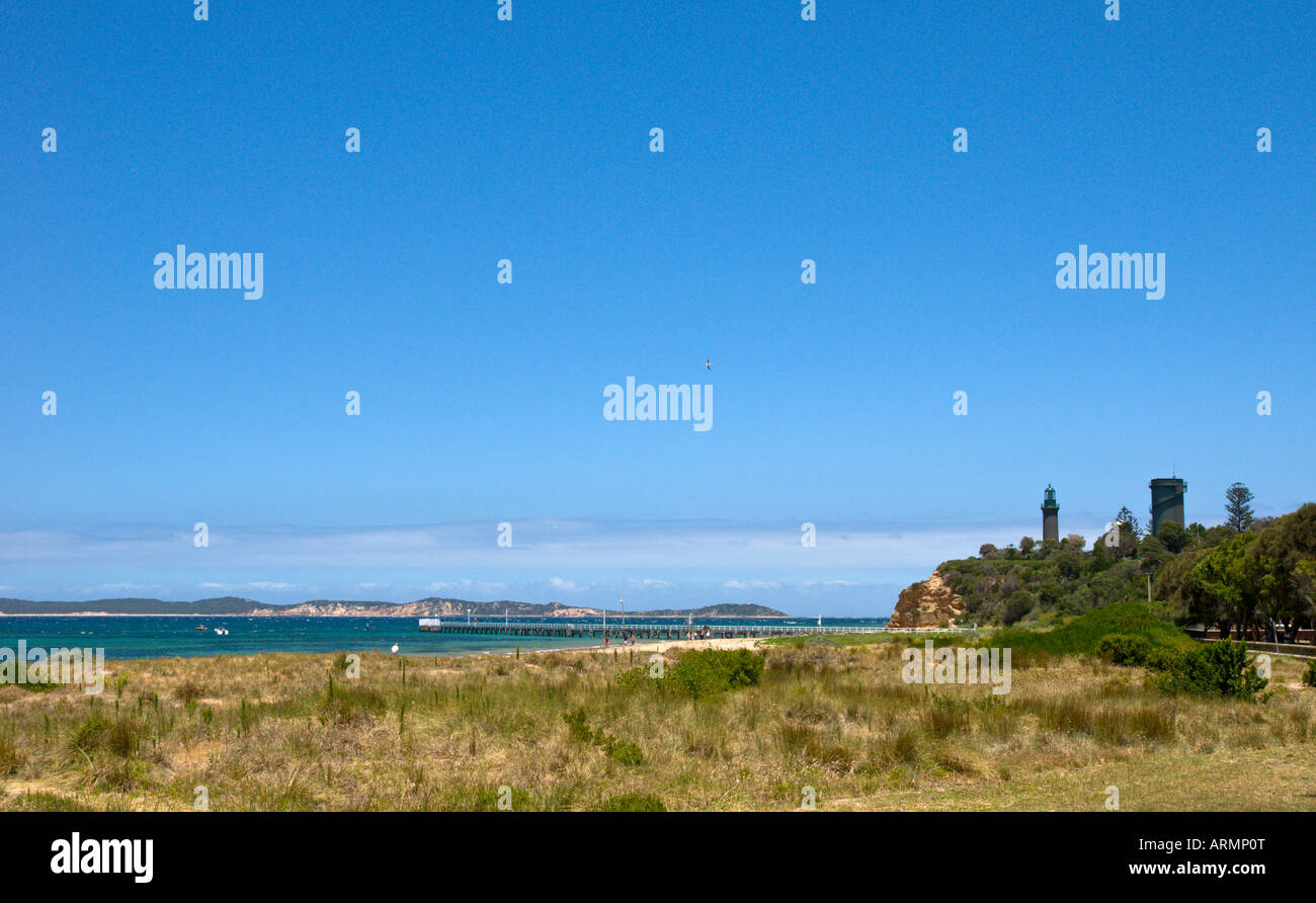 Guardando da Queenscliff attraverso la baia di Point Nepean. Foto Stock