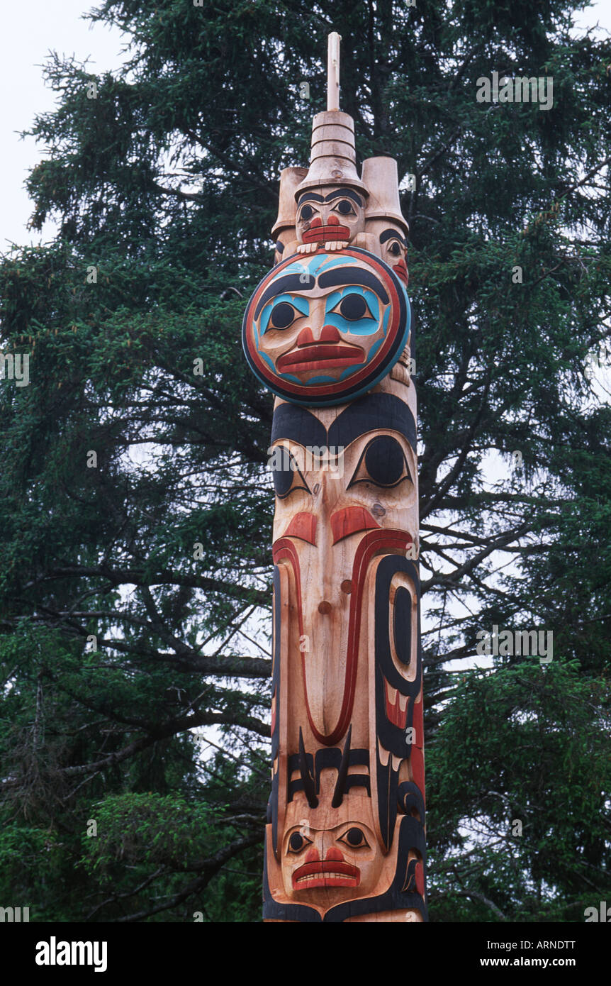 Haida Gwaii,,Skidegate Haida contemporaneo del totem pole dettaglio, British Columbia, Canada. Foto Stock