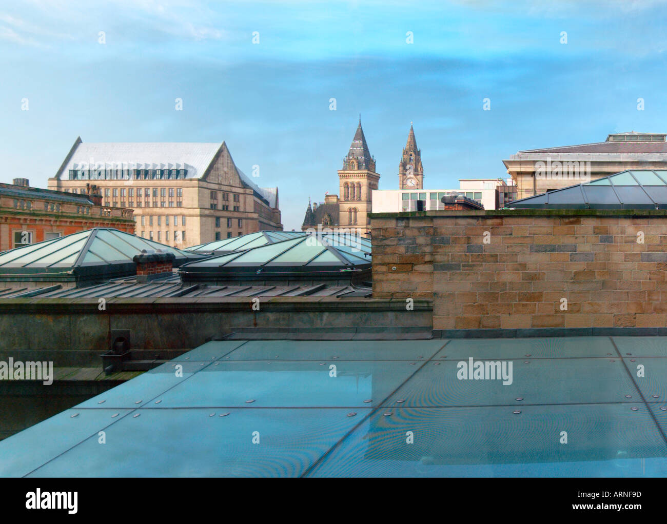 Il centro città di Manchester vista dalla galleria d'Arte del municipio Foto Stock