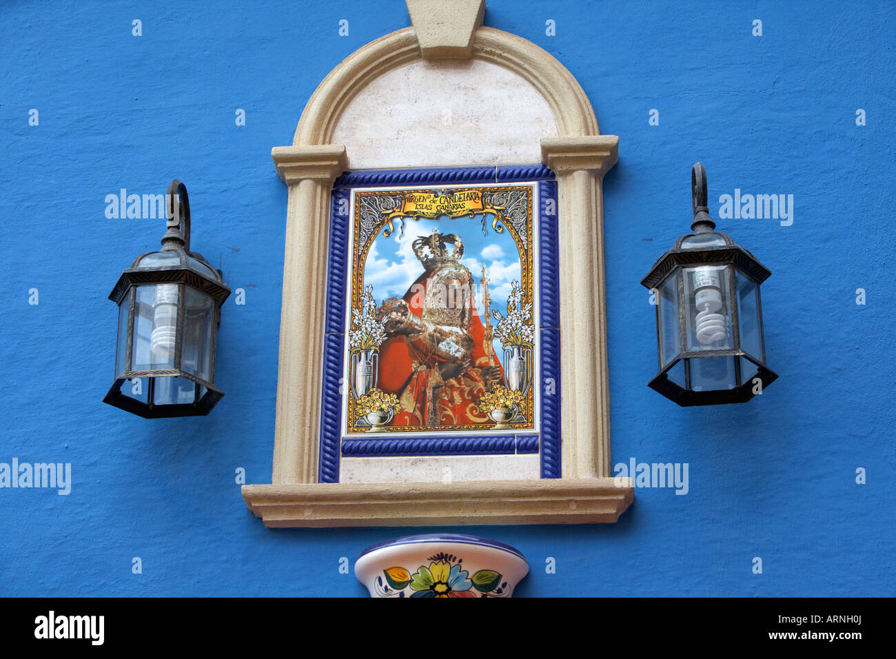 Montato a parete piastrella di placca al santuario della madonna nera di Candelaria puerto de la Cruz Tenerife Isole Canarie Foto Stock