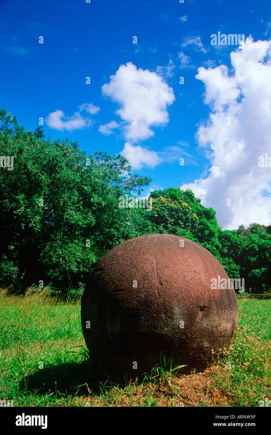 Pre colombiana sfere di pietra dal sud della Costa Rica, Palmar Sur Foto Stock